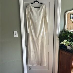 Abercrombie & Fitch Cream Sleeveless Scoop Neck Gown